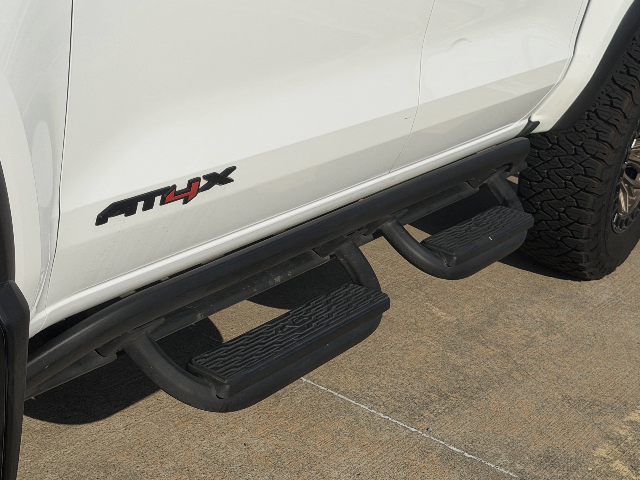 Used 2023 GMC Canyon AT4X AWD/4WD image 6