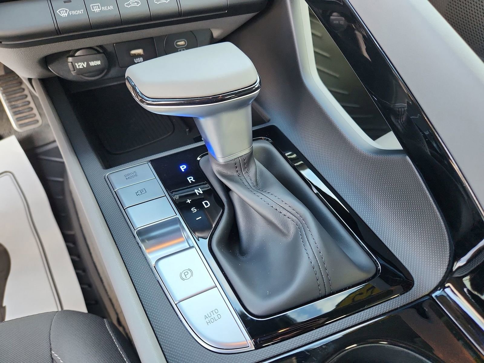 Used 2025 Hyundai Elantra SEL image 23