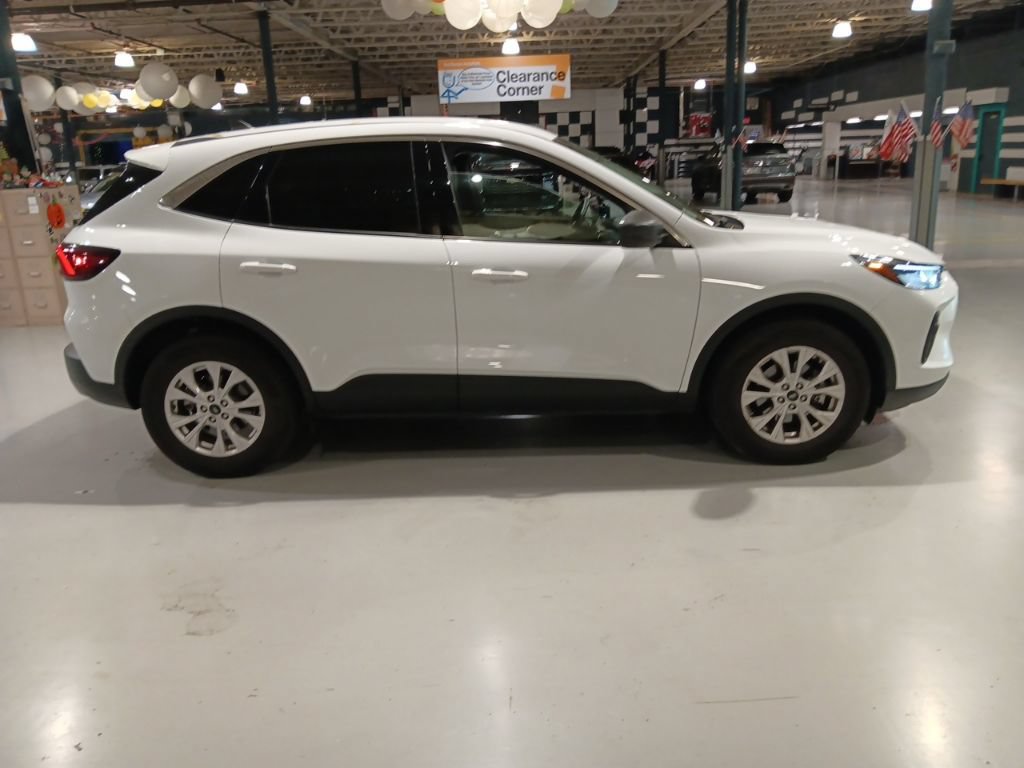 Used 2023 Ford Escape Active AWD/4WD image 11