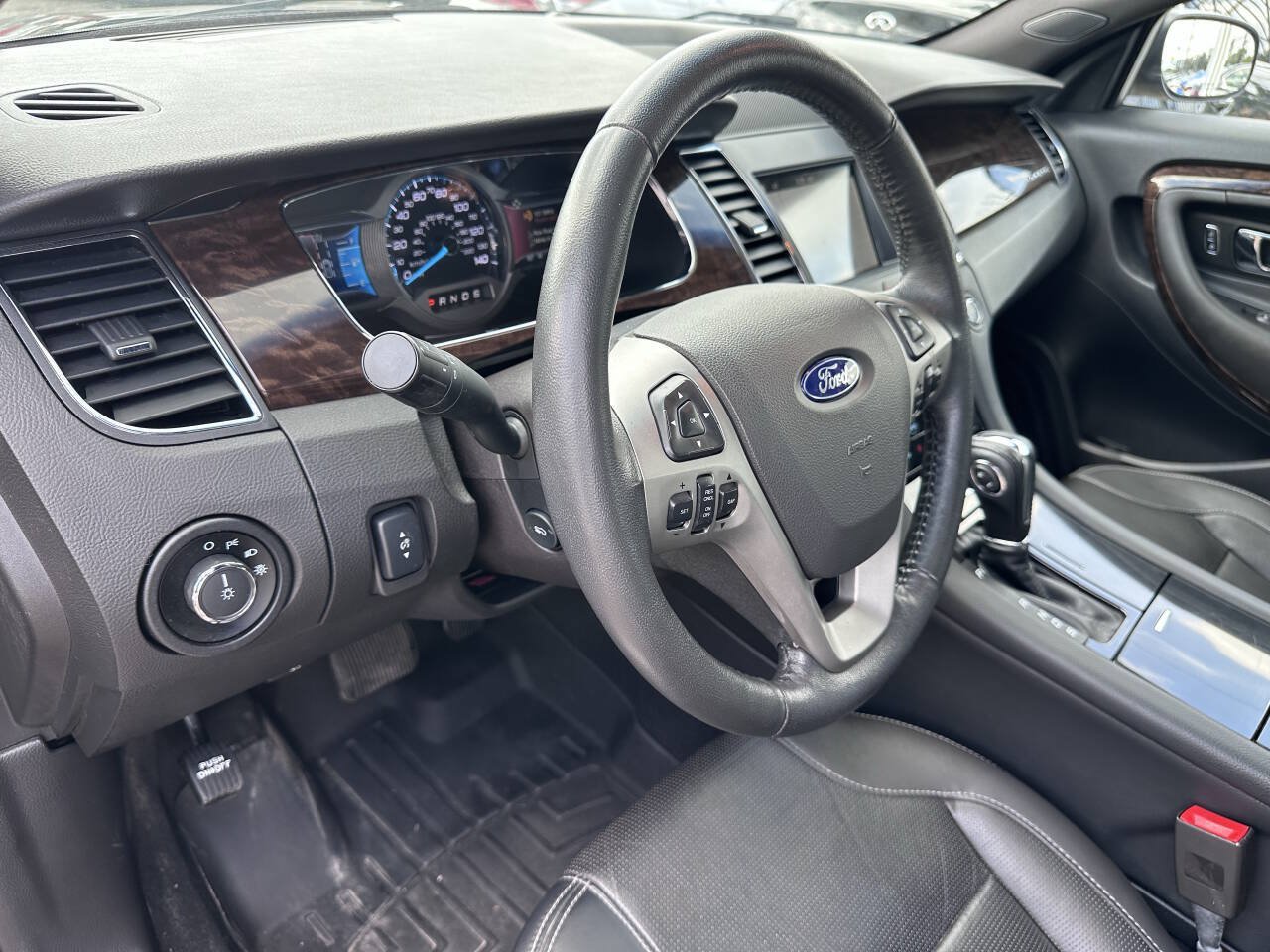 Used 2019 Ford Taurus Limited w/ Driver Assist Package FWD image 13