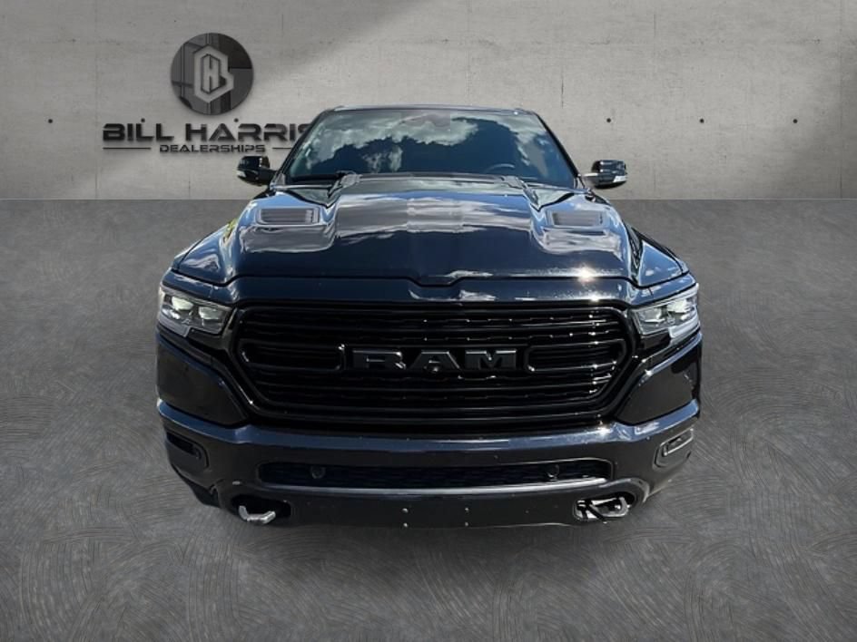 Used 2020 RAM 1500 Limited w/ Black Appearance Package AWD/4WD image 2
