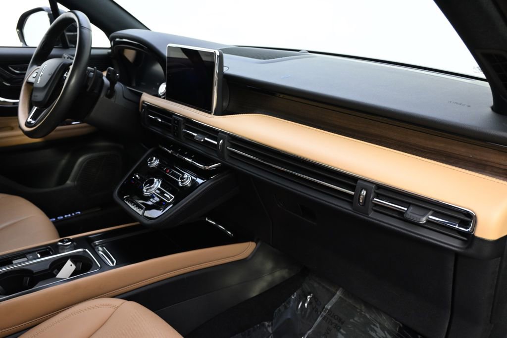 Certified 2022 Lincoln Corsair Reserve w/ Equipment Group 201A image 15