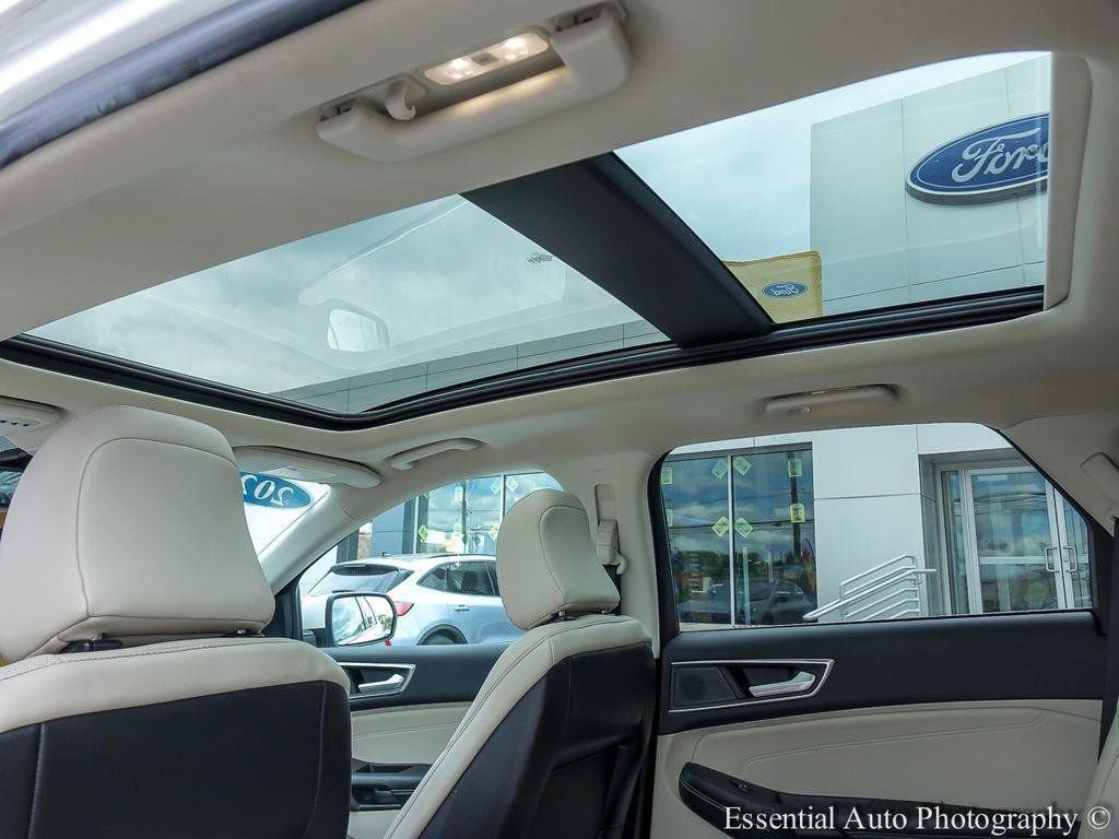 Used 2022 Ford Edge Titanium w/ Equipment Group 301A AWD/4WD image 12