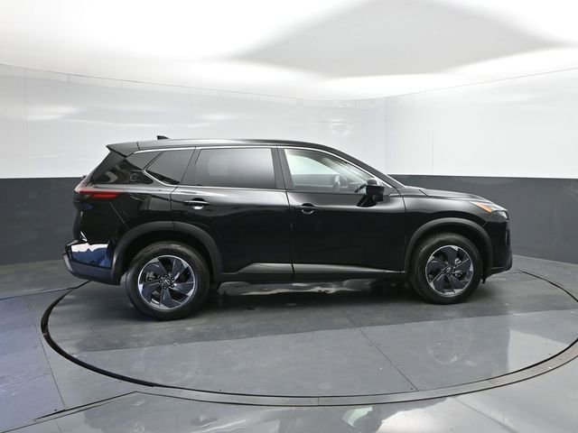 Used 2025 Nissan Rogue SV image 15