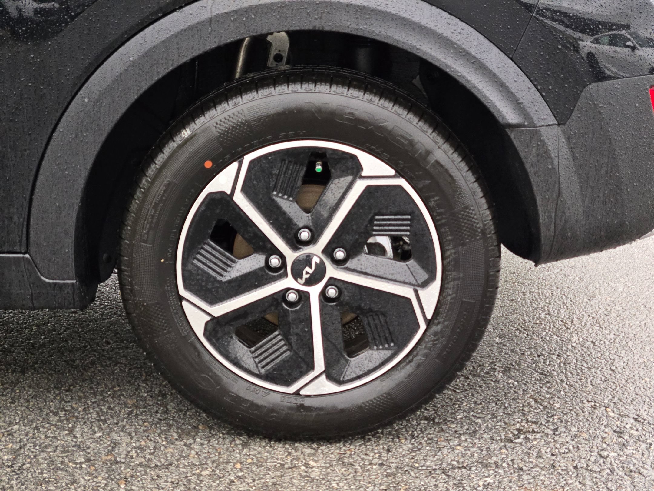 New 2026 Kia Niro LX FWD image 17