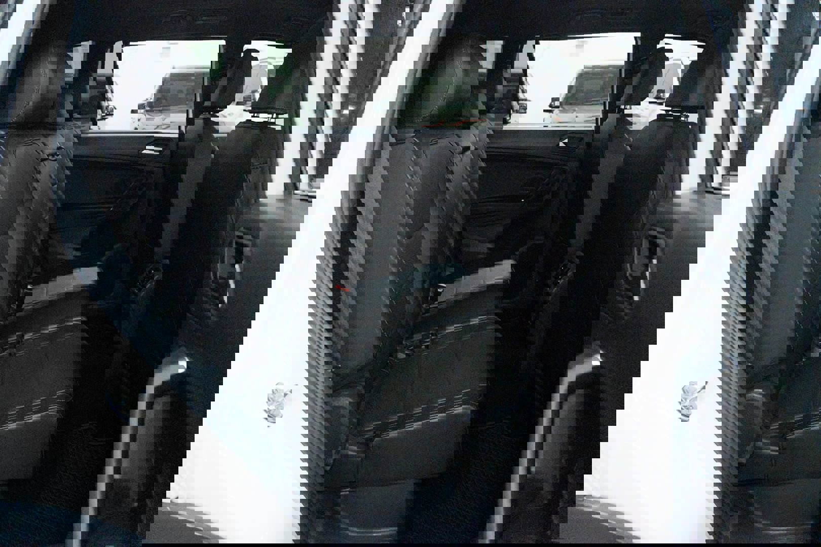 Used 2020 Volkswagen Tiguan SE R-Line w/ 3rd Row Seat Package image 32