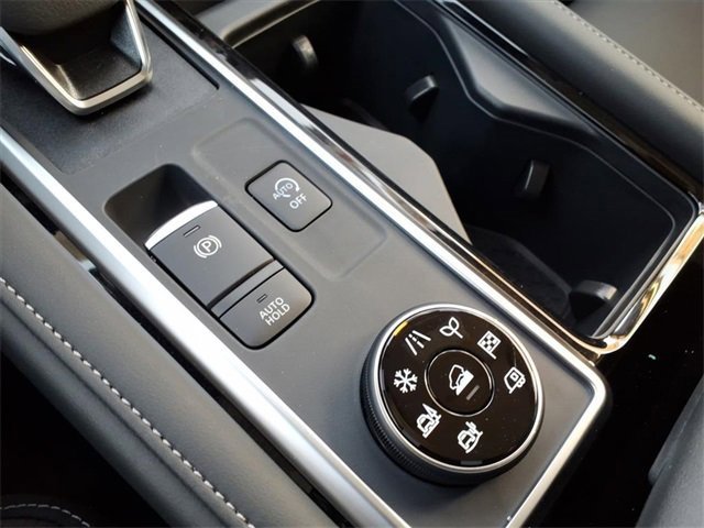 New 2025 Nissan Pathfinder SL w/ Black Appearance Package image 15