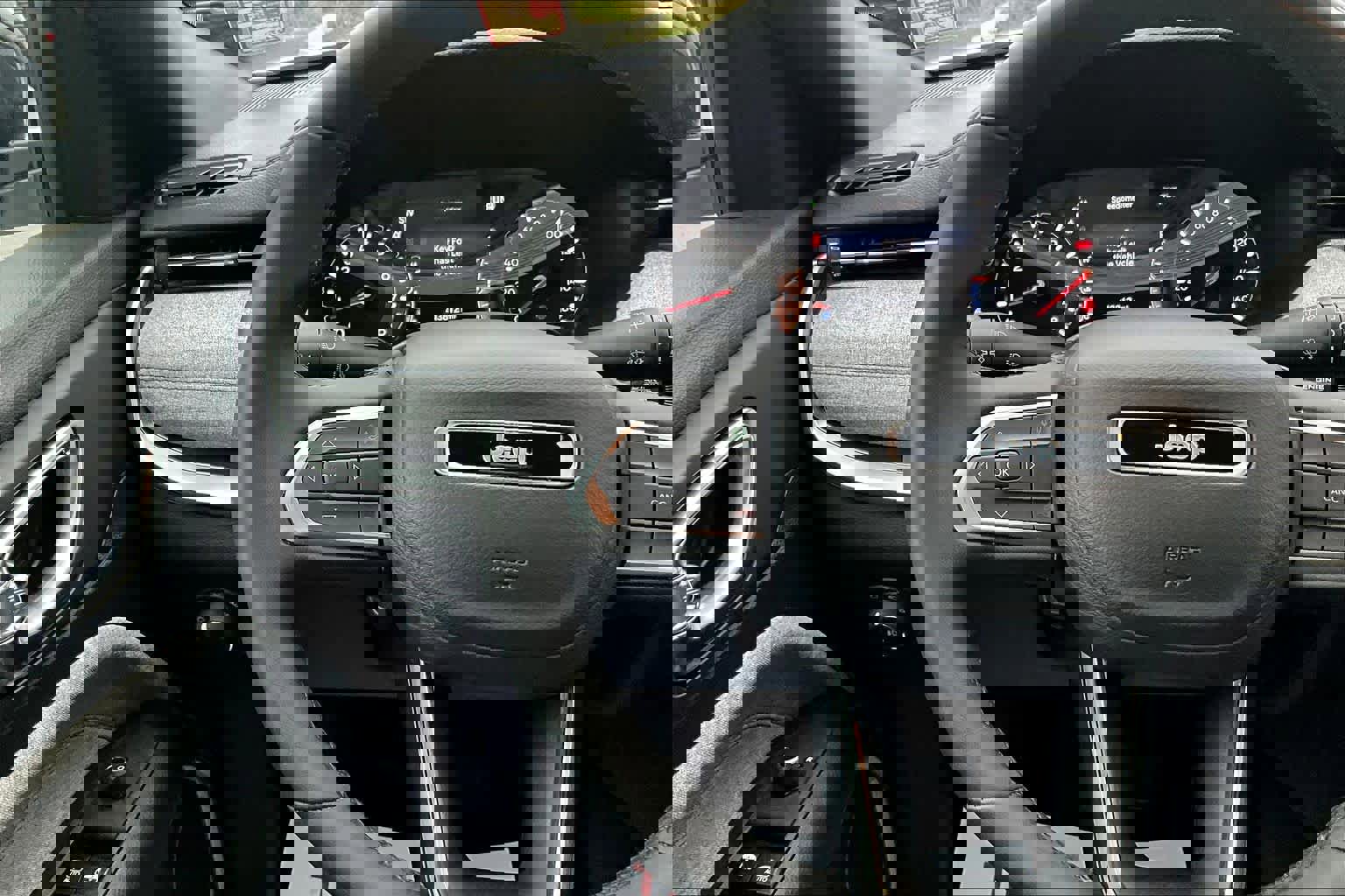 Used 2024 Jeep Compass Latitude image 29