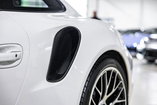 Used 2015 Porsche 911 Turbo S image 42