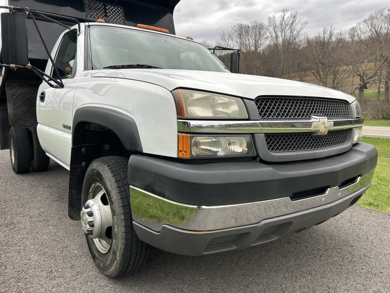 Used 2004 Chevrolet Silverado 3500 2WD Regular Cab image 9