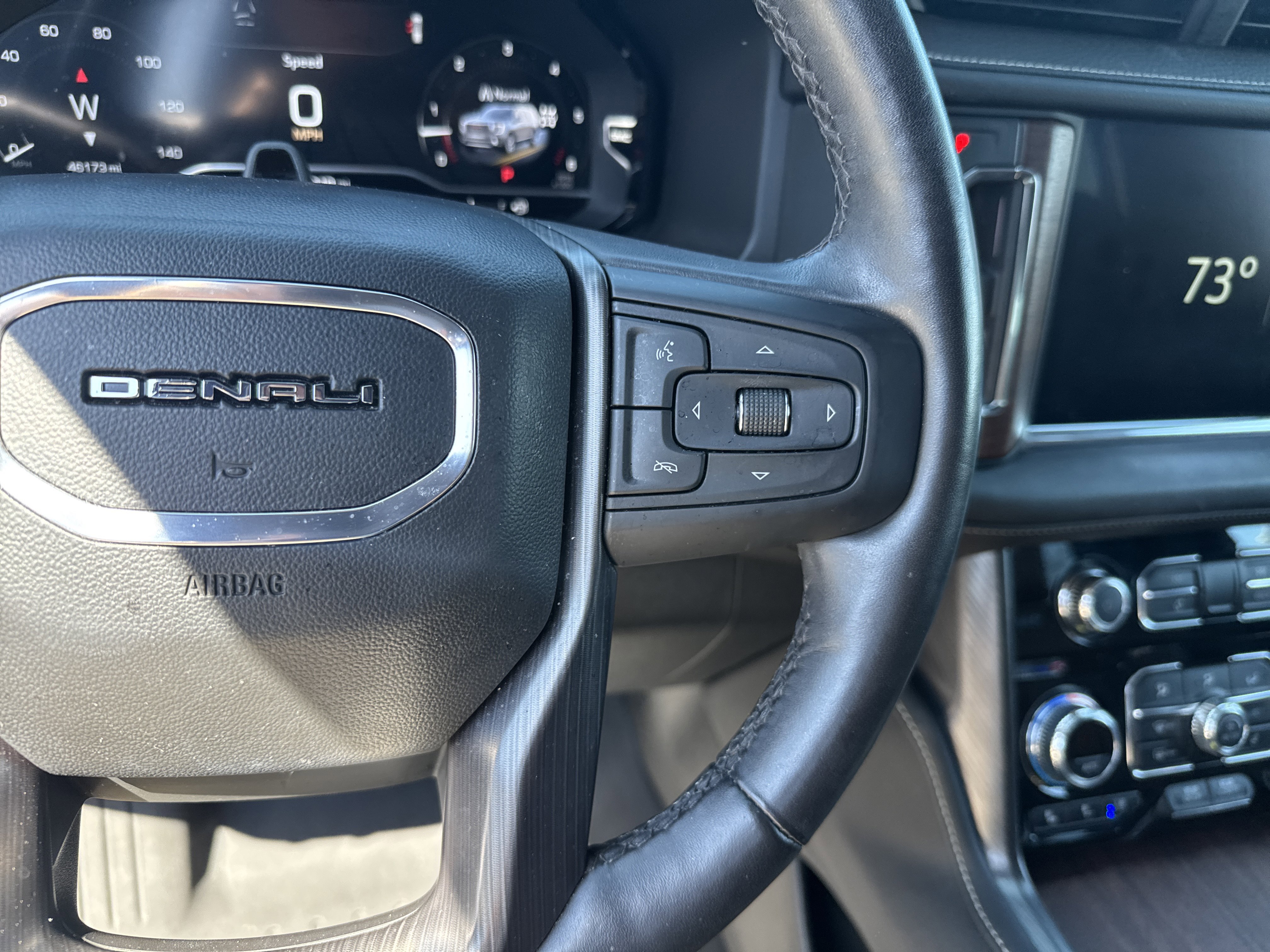 Used 2023 GMC Yukon Denali Ultimate AWD/4WD image 11