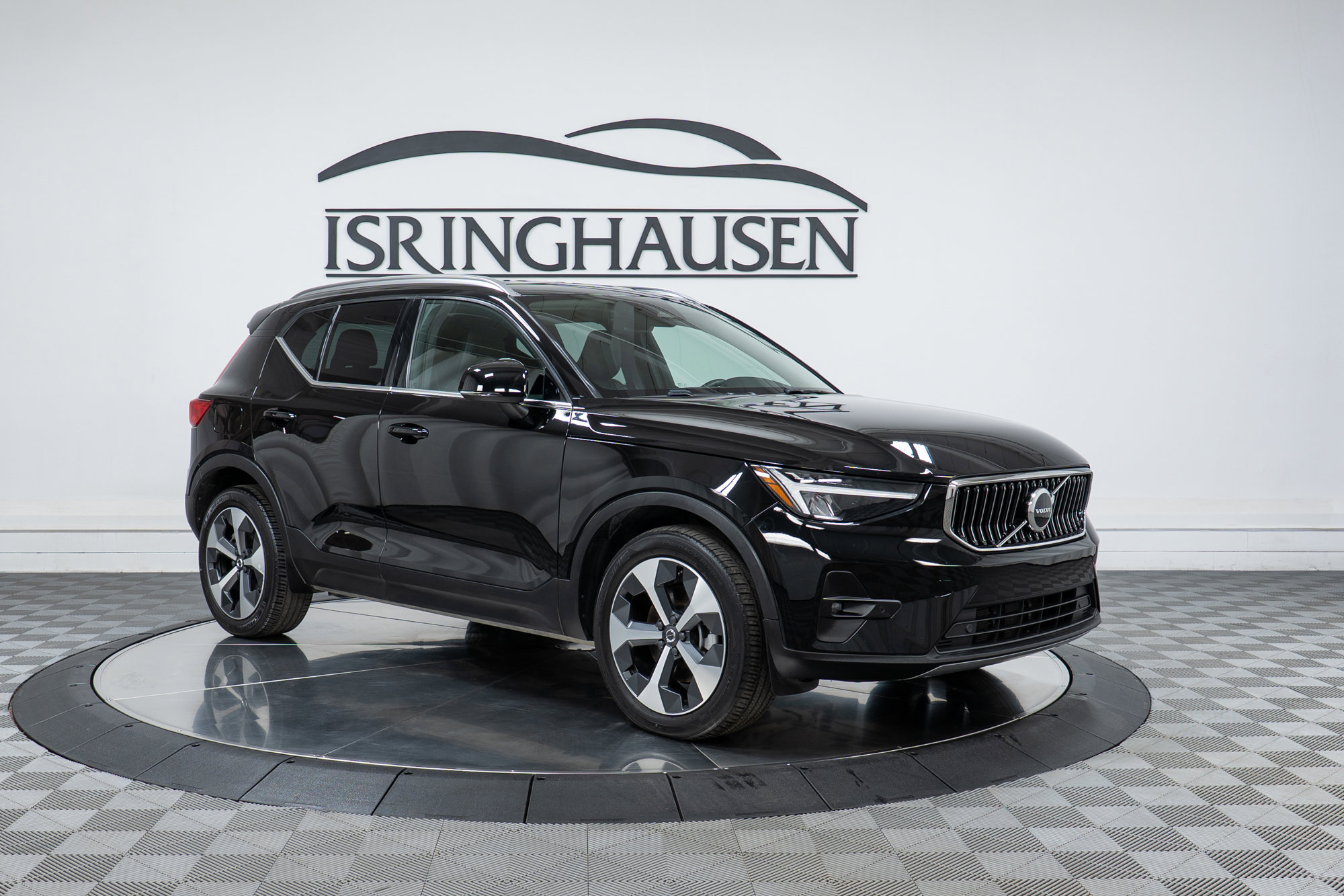 Used 2023 Volvo XC40 B5 Plus w/ Protection Package Premier image 3