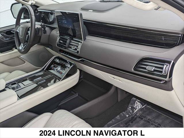 Used 2024 Lincoln Navigator L Black Label AWD/4WD image 34