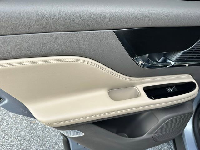 Used 2022 Lincoln Corsair FWD w/ Equipment Group 101A image 22