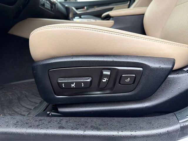 Used 2016 Lexus GS 200t w/ Premium Package image 17