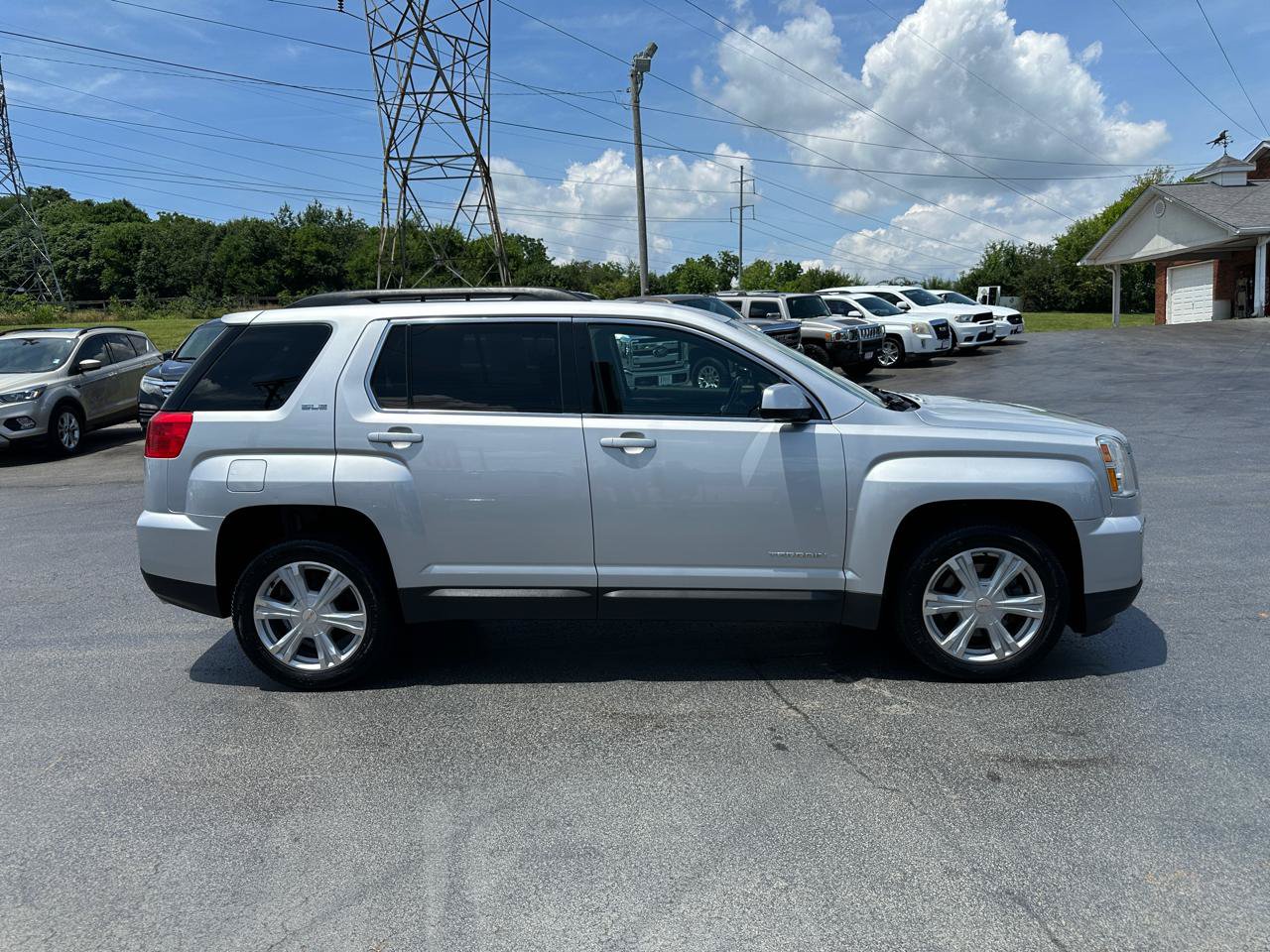 Used 2017 GMC Terrain SLE w/ Driver Alert Package I FWD image 5