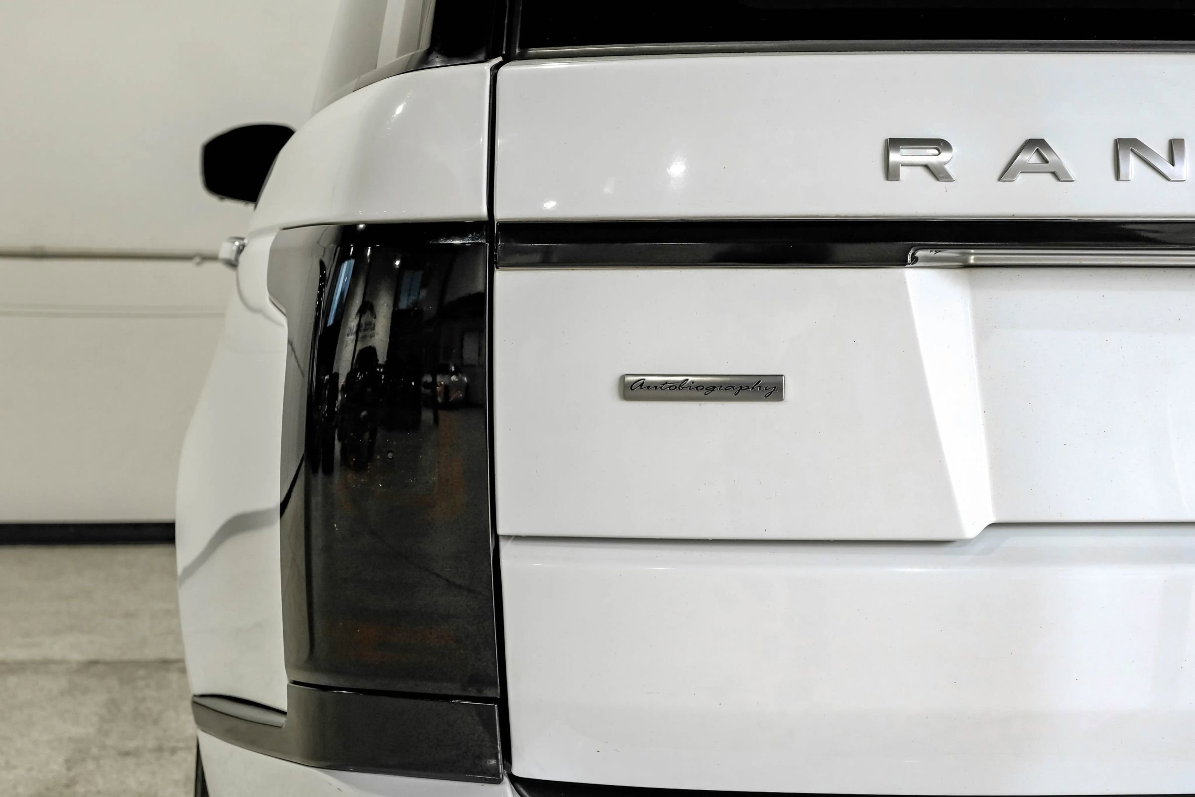 Used 2016 Land Rover Range Rover Autobiography image 62