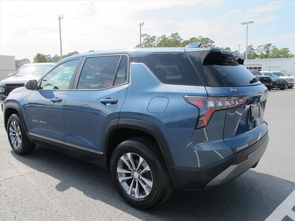 Used 2026 Chevrolet Equinox LT w/ Convenience Package II FWD image 5