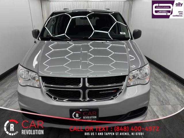 Used 2019 Dodge Grand Caravan SE w/ UConnect Hands-Free Group image 2