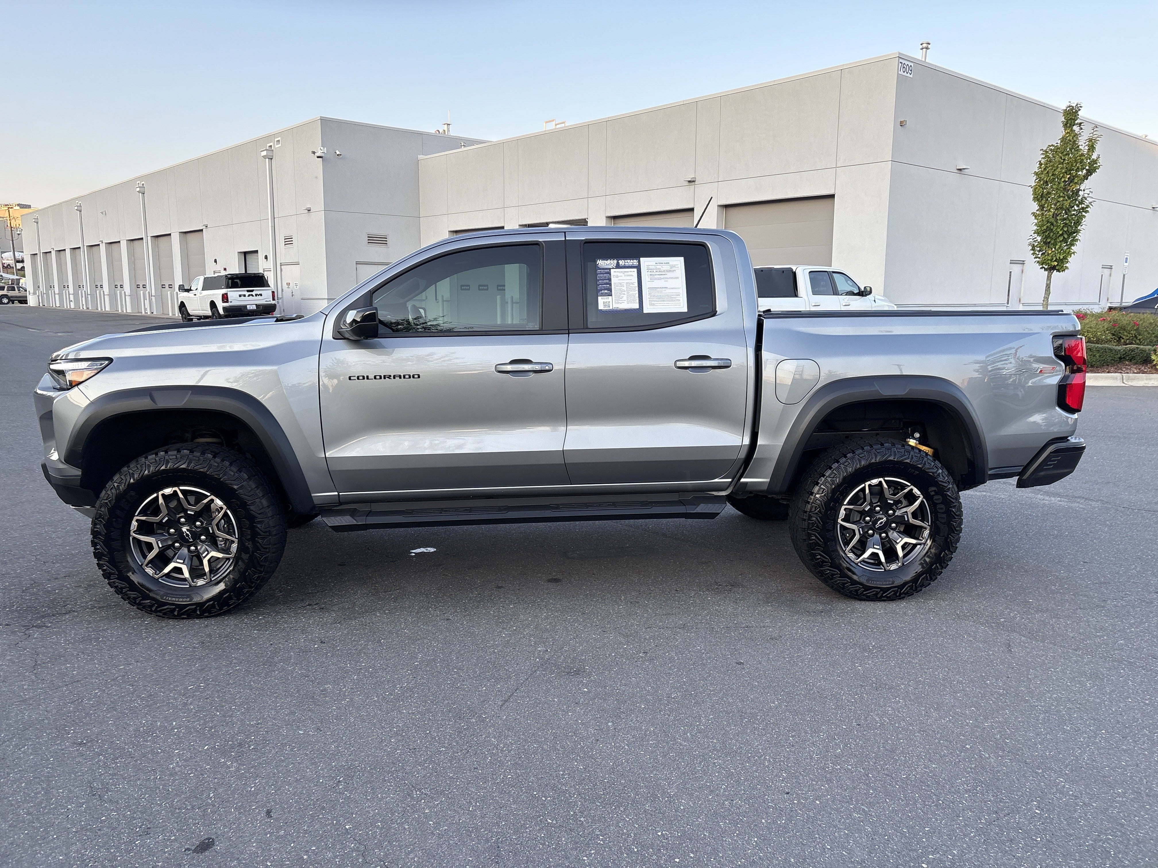 Used 2023 Chevrolet Colorado ZR2 w/ ZR2 Convenience Package III AWD/4WD image 6