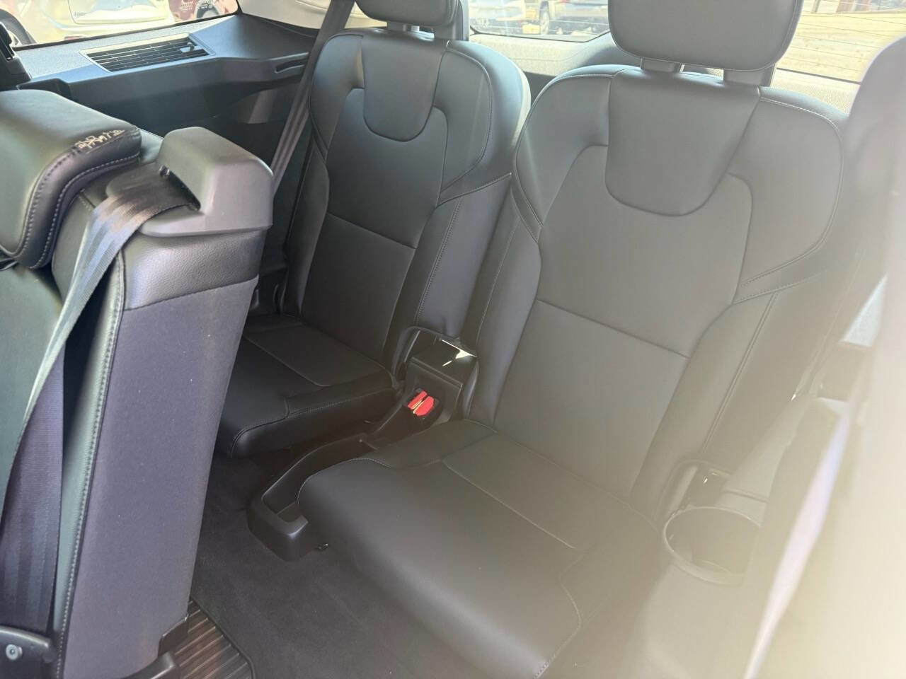 Used 2019 Volvo XC90 T5 Momentum w/ Protection Package Premier FWD image 11