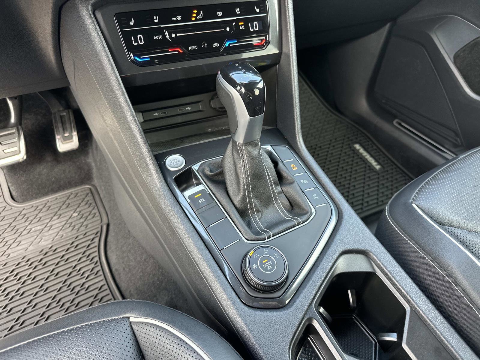 Used 2023 Volkswagen Tiguan SEL R-Line image 27