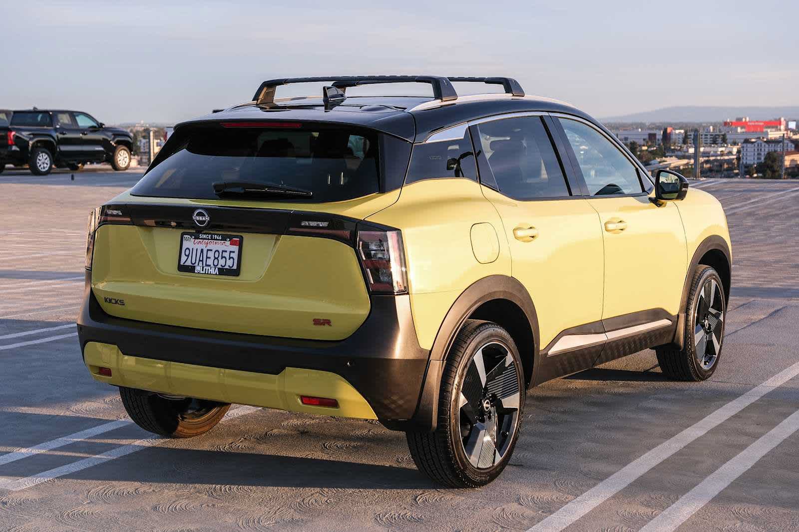 Used 2025 Nissan Kicks SR FWD image 4