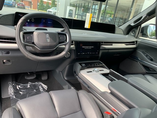 New 2027 Lincoln Navigator Reserve w/ Jet Appearance Package AWD/4WD image 18