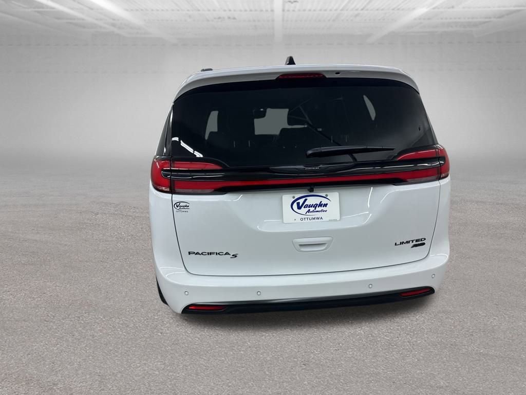 New 2026 Chrysler Pacifica Limited w/ S Appearance Package image 9