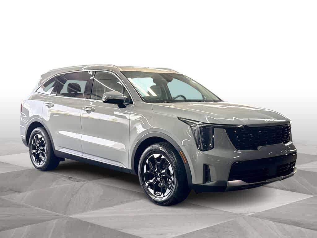 Used 2025 Kia Sorento S FWD image 2