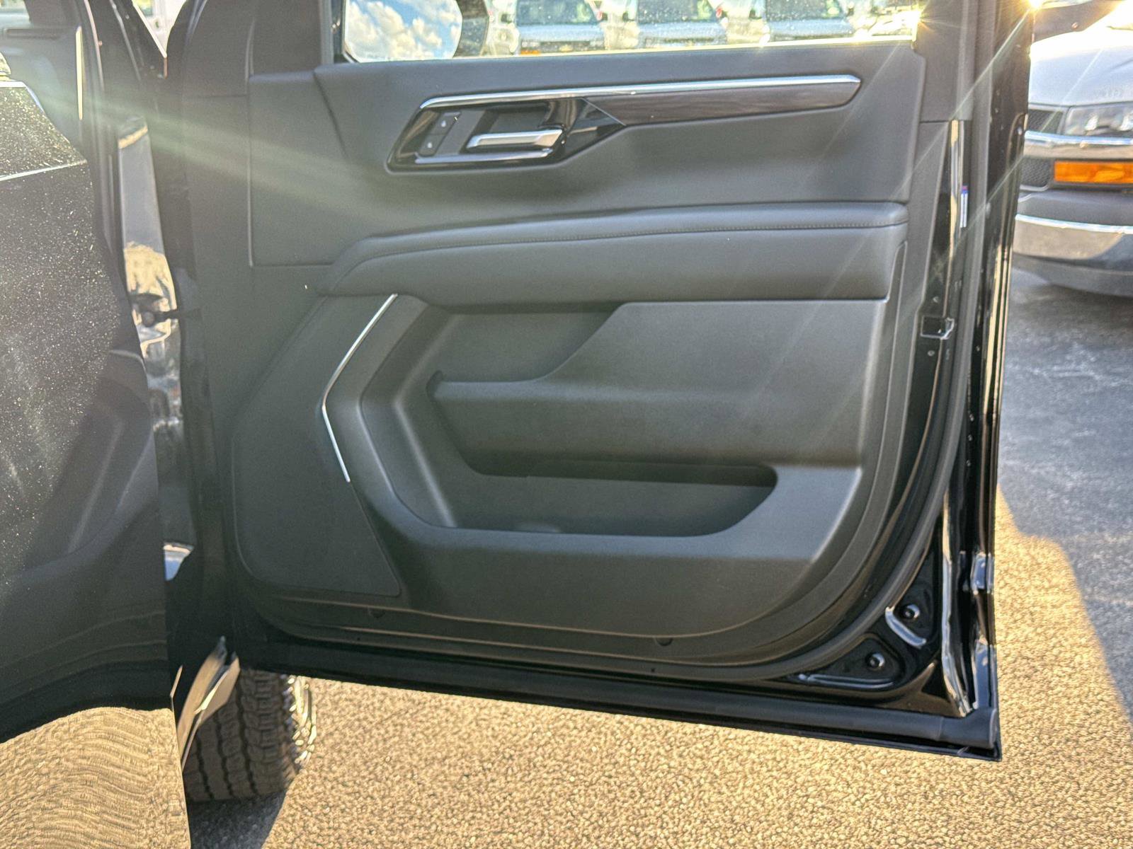 Certified 2025 Chevrolet Tahoe Z71 image 13