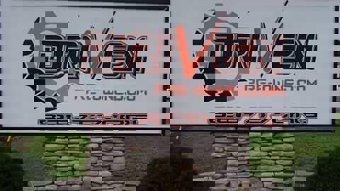 Used 2017 Toyota Highlander Plus AWD/4WD image 3