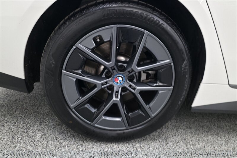 Used 2023 BMW i4 eDrive35 w/ Premium Package RWD image 10