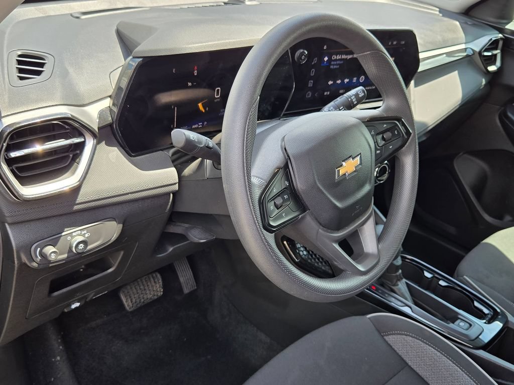 Used 2025 Chevrolet TrailBlazer LT AWD/4WD image 11