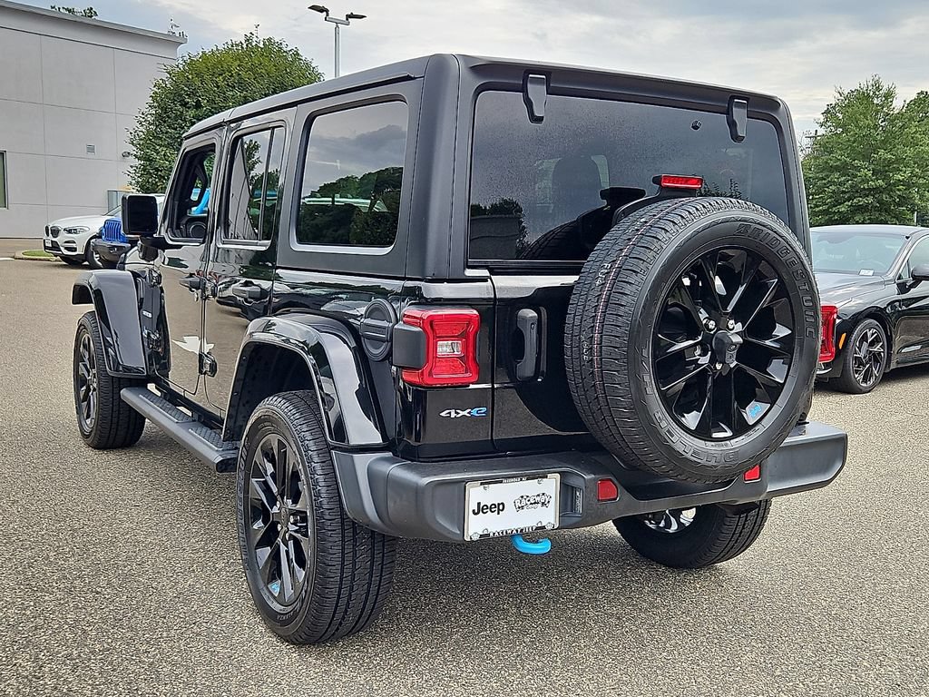 Used 2023 Jeep Wrangler Unlimited Sahara w/ Cold Weather Group AWD/4WD image 4