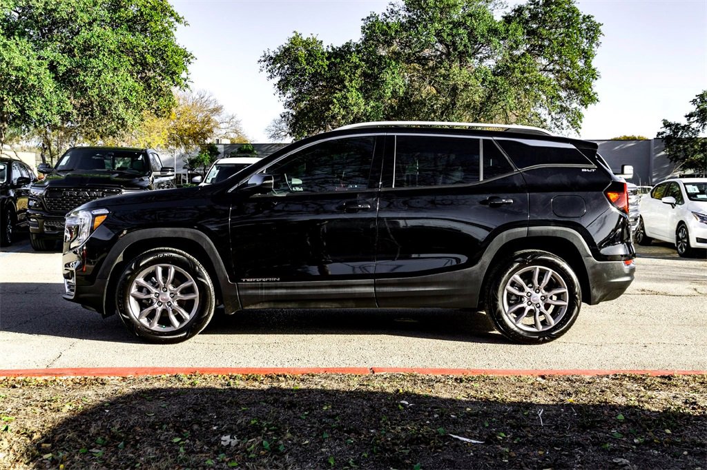 Used 2024 GMC Terrain SLT image 8