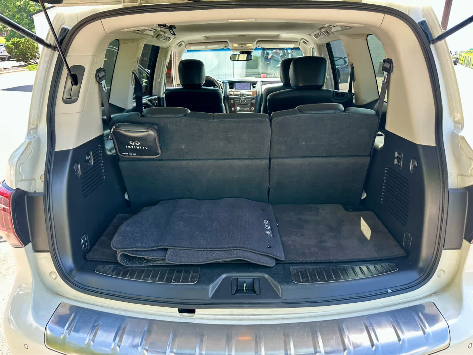 Used 2017 INFINITI QX80 2WD w/ Driver Assistance Package image 15