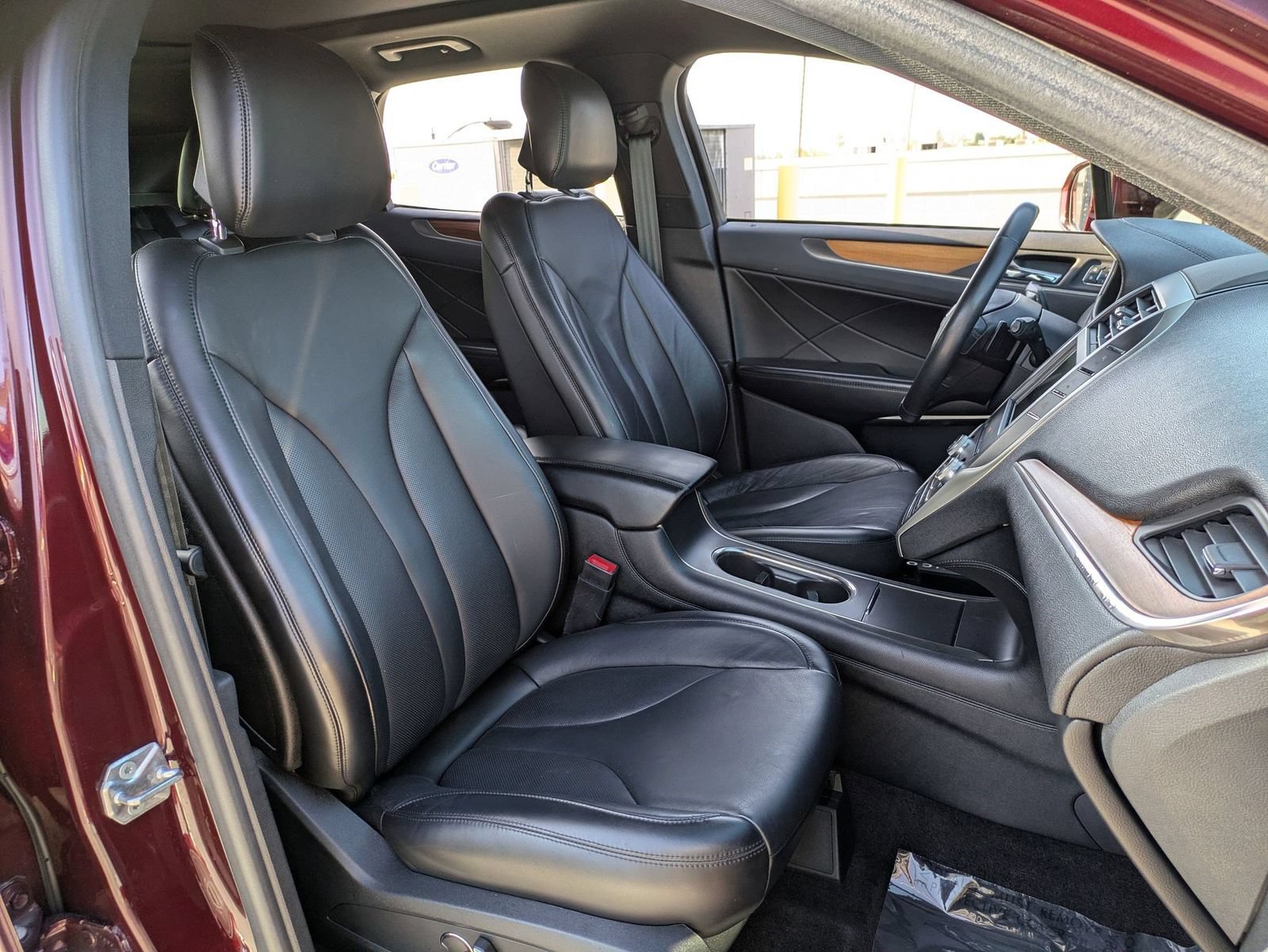 Used 2017 Lincoln MKC Select w/ Select Plus Package FWD image 27