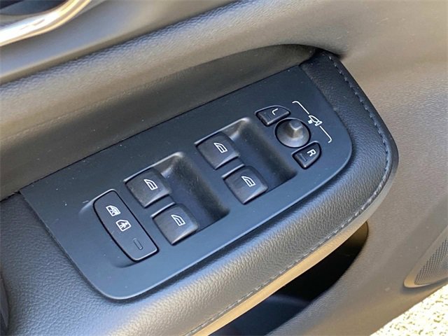Used 2020 Volvo S60 T5 Momentum w/ Protection Package Premier image 13