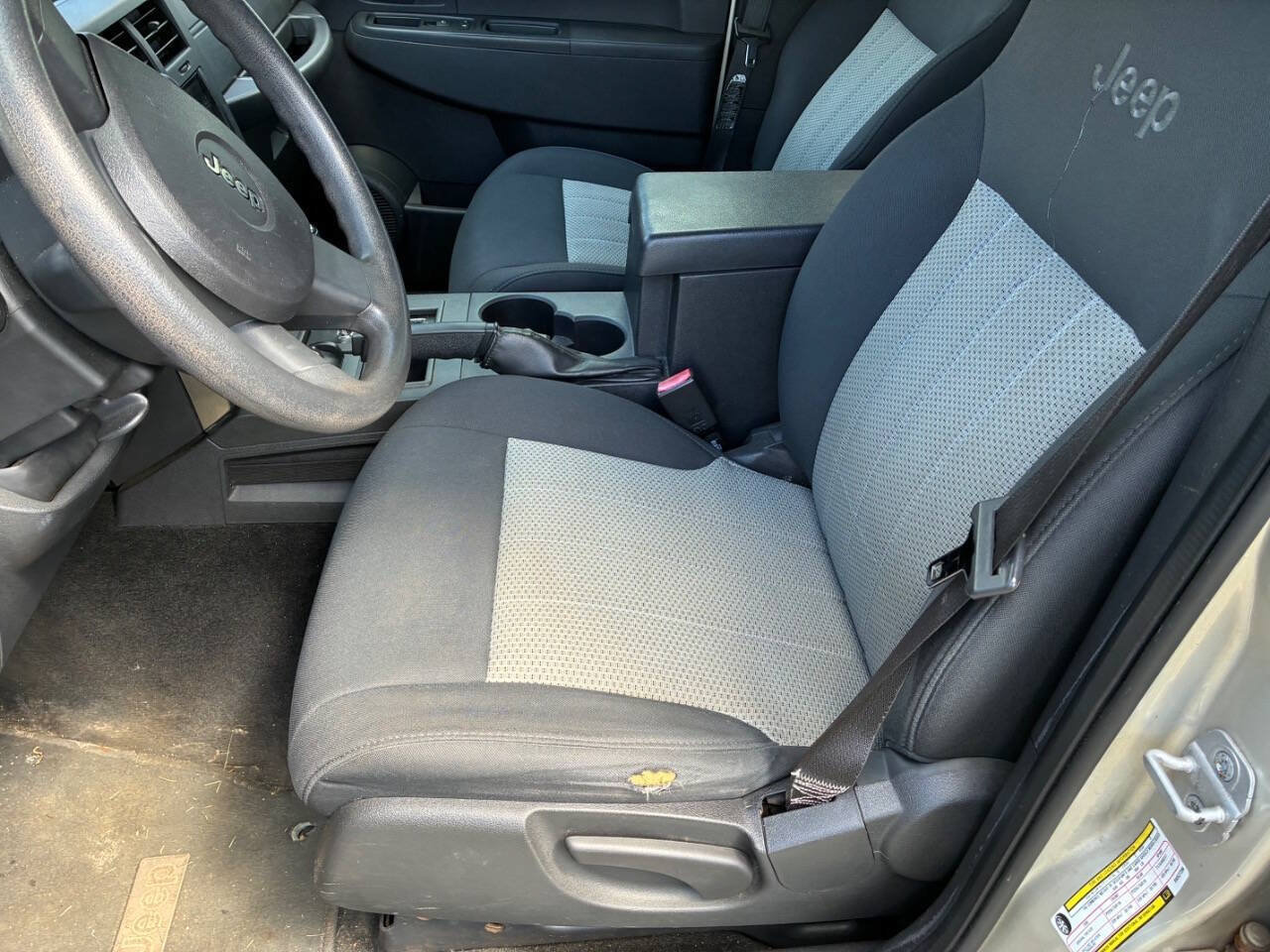 Used 2009 Jeep Liberty Sport w/ Popular Equipment Group AWD/4WD image 5