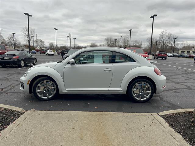 Used 2019 Volkswagen Beetle 2.0T SE w/ SE Premium Package image 4