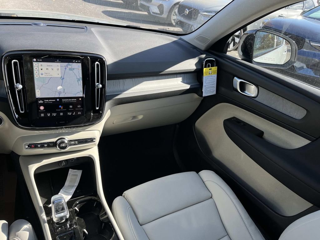 New 2026 Volvo XC40 B5 Plus w/ Protection Package Premier image 14