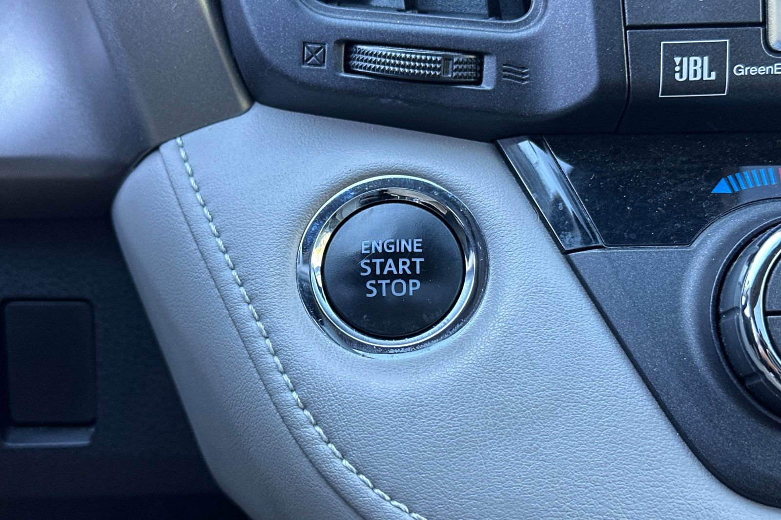 Used 2016 Toyota RAV4 Limited FWD image 20