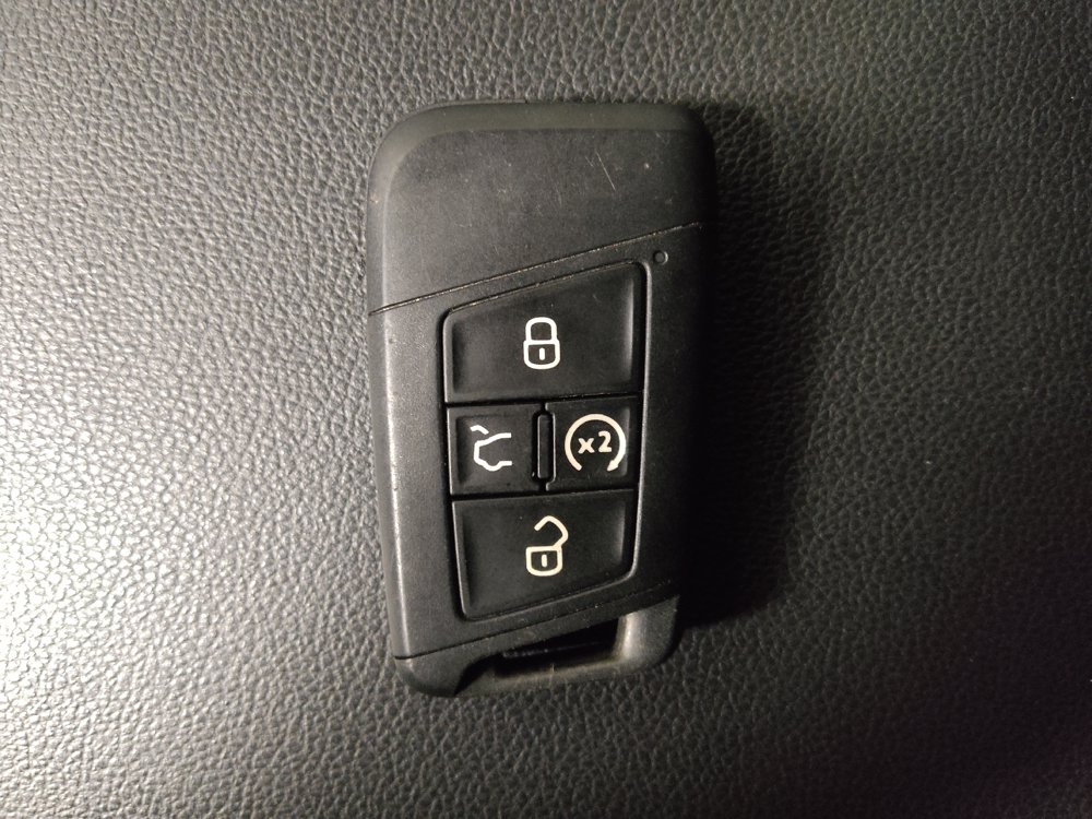 Used 2022 Volkswagen Tiguan SE R-Line FWD image 32