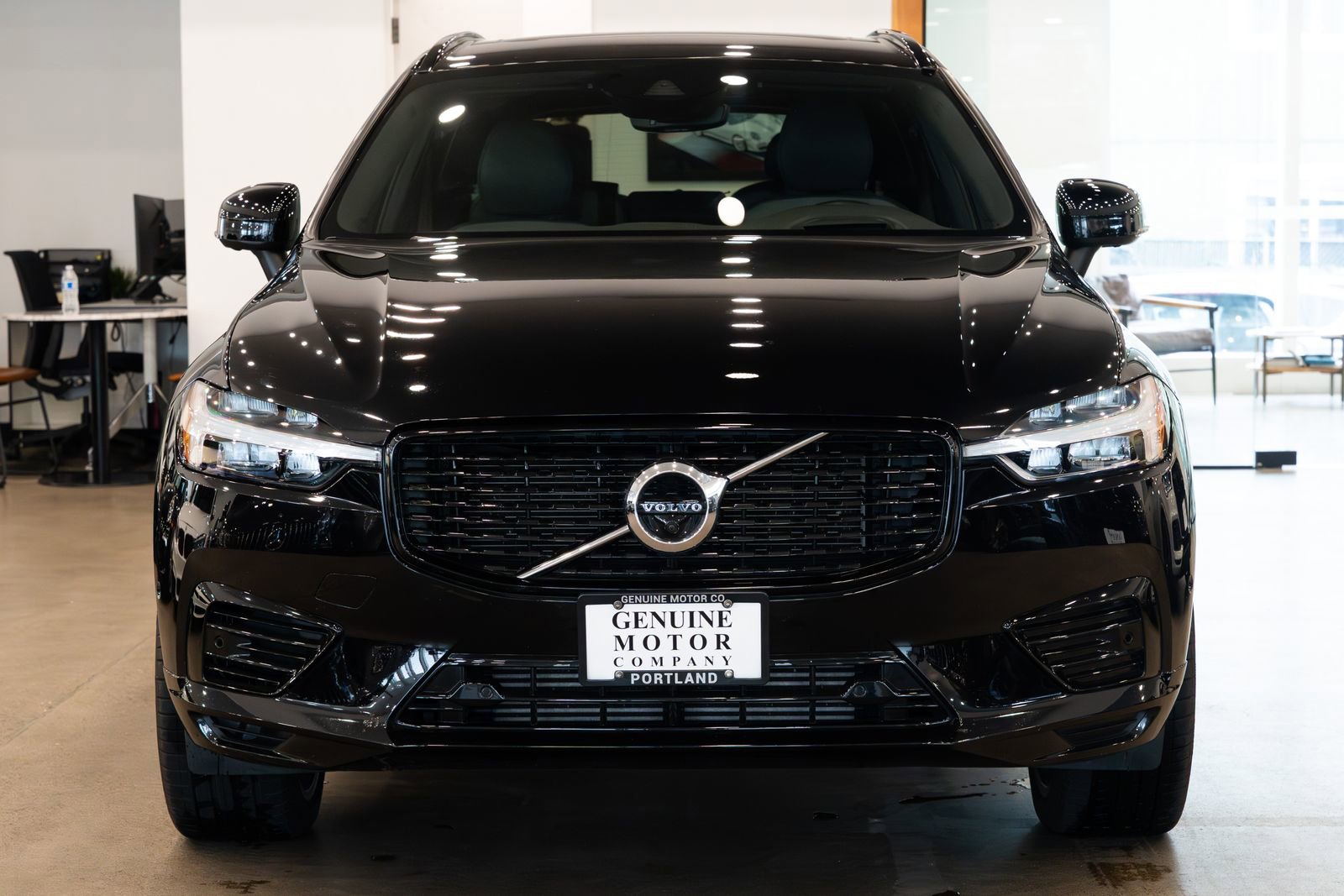 Used 2021 Volvo XC60 T8 R-Design w/ Advanced Package AWD/4WD image 2