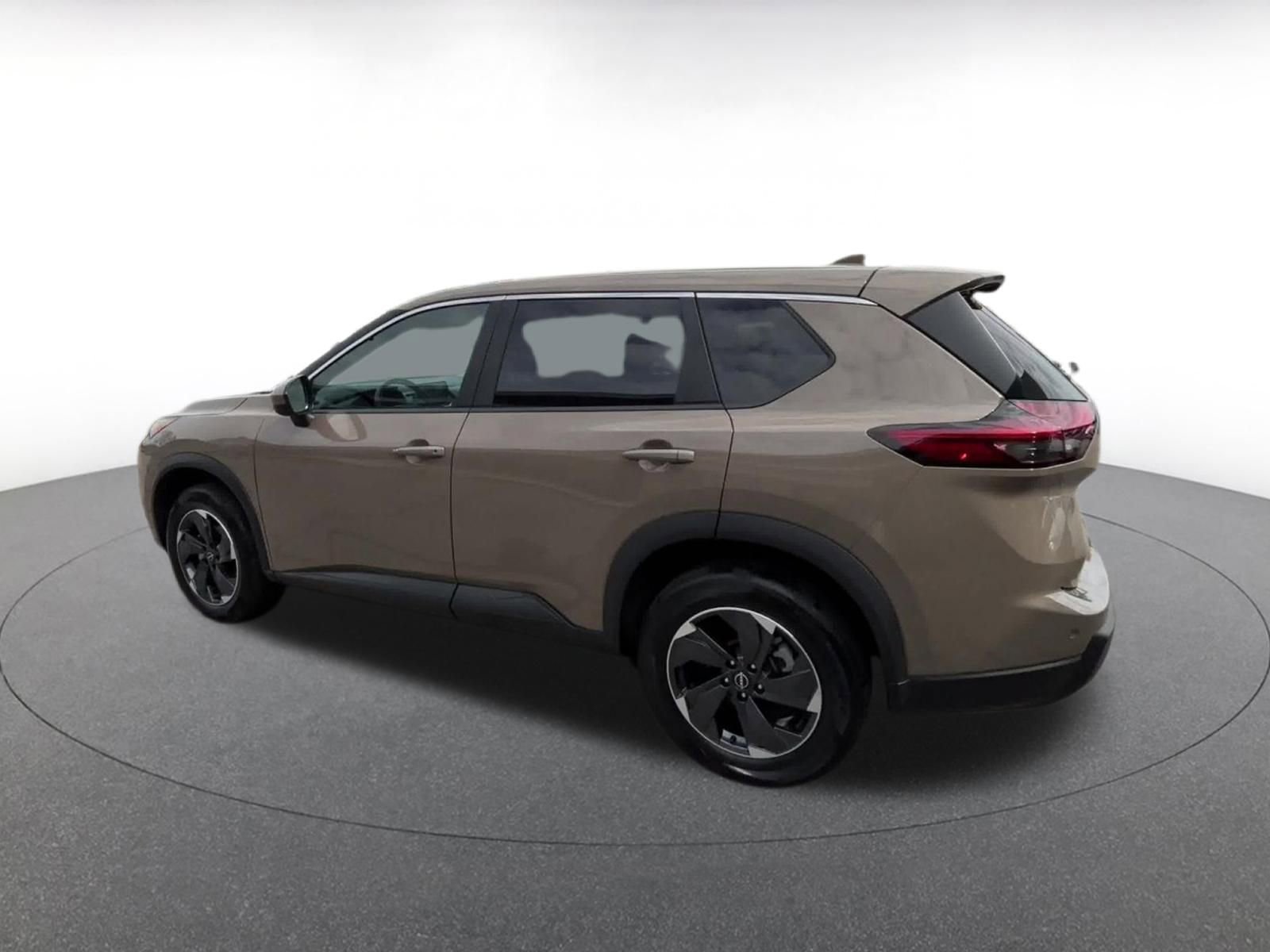 Used 2025 Nissan Rogue SV AWD/4WD image 13