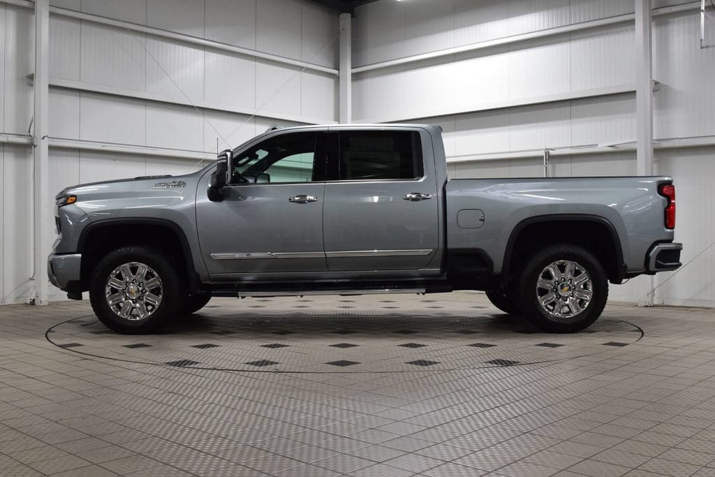 New 2026 Chevrolet Silverado 2500 High Country w/ High Country Premium Package AWD/4WD image 4