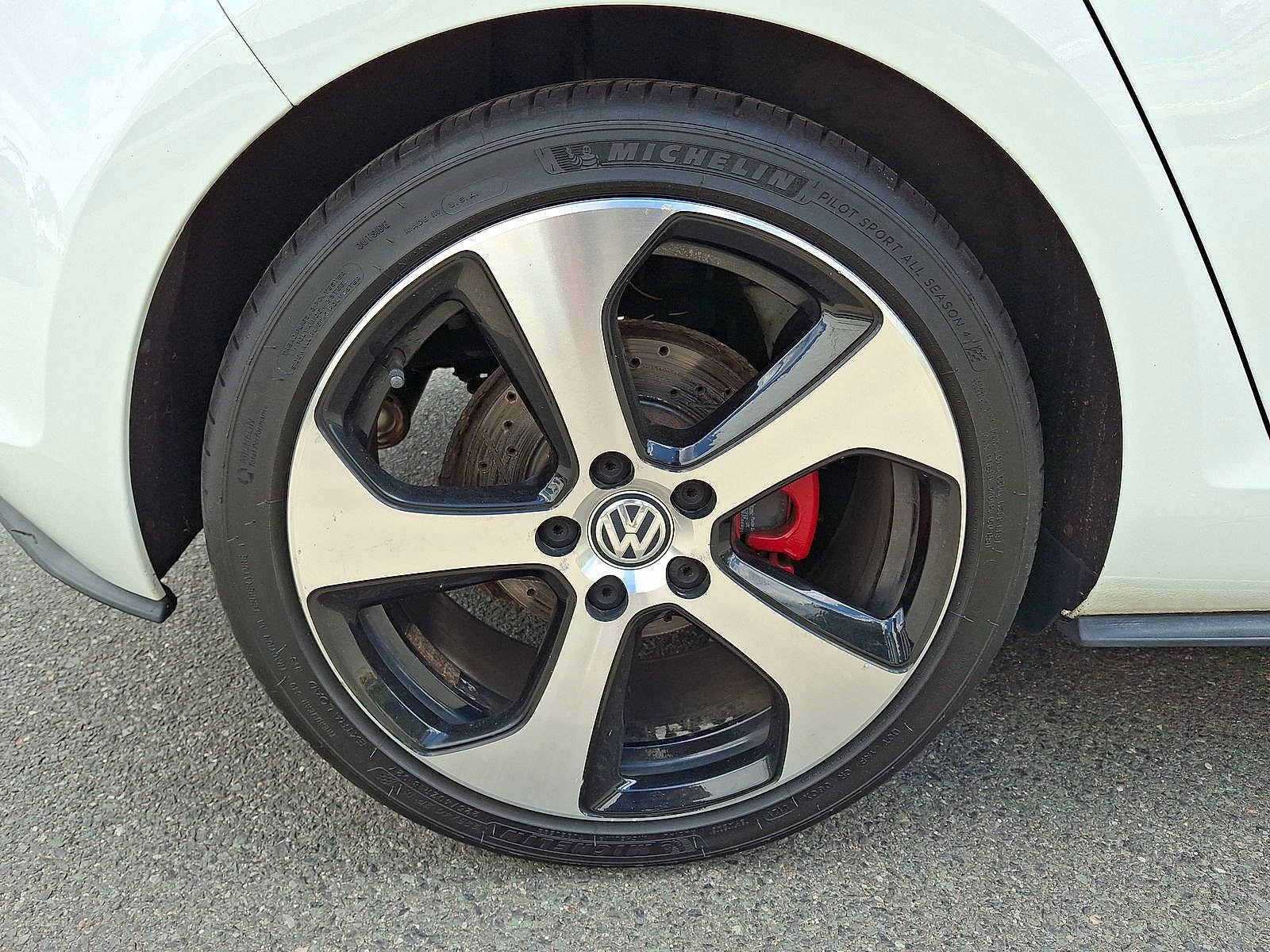 Used 2015 Volkswagen GTI S FWD image 33