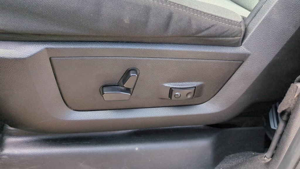 Used 2024 RAM 2500 Big Horn image 11