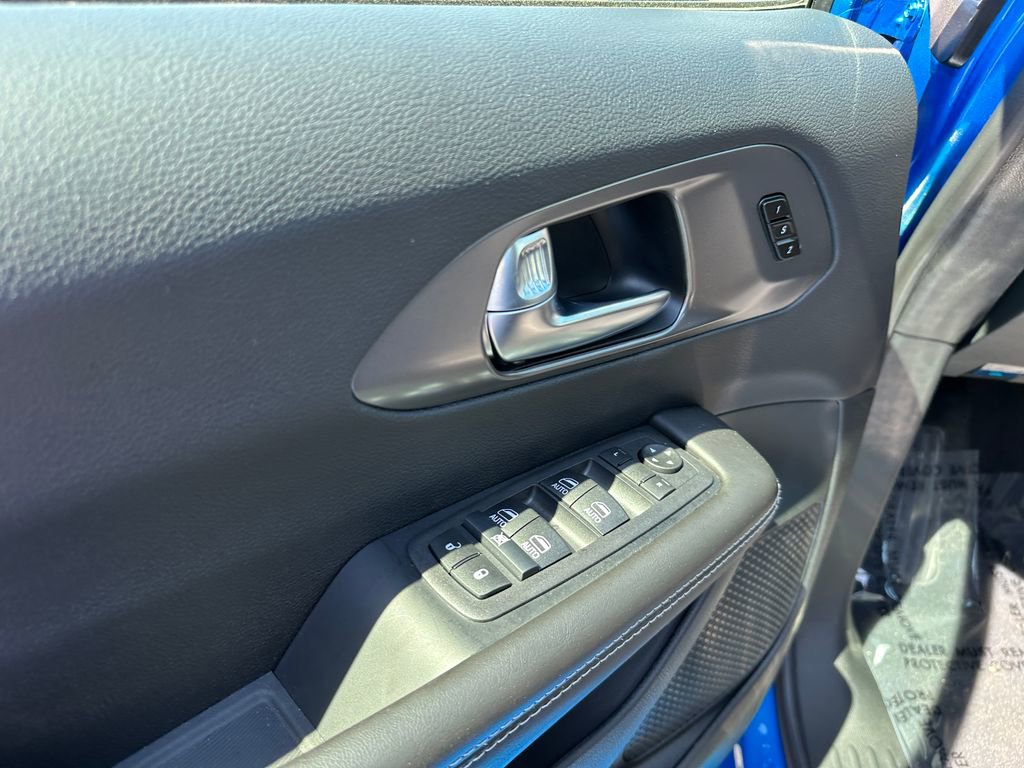 New 2026 Chrysler Pacifica Select FWD image 20